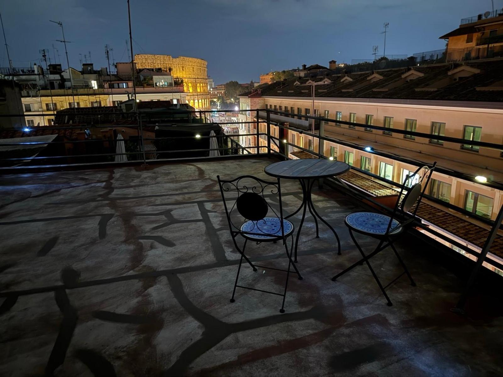 Attico Loft & Rooftop Colosseo Řím Exteriér fotografie